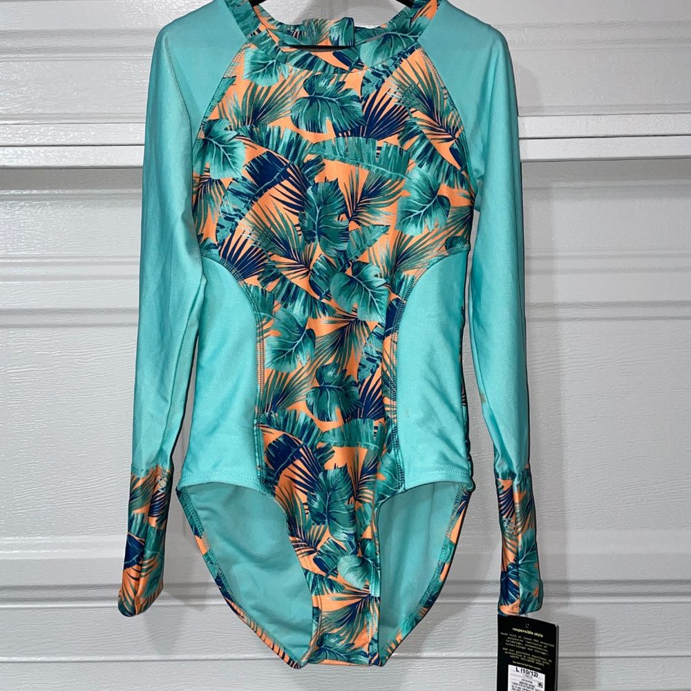 Girls one piece swimsuit set- Pull-over rashguard top with long sleeves. UPF50+